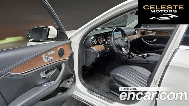 MERCEDES BENZ E-Classe W213 E220d Exclusive 2017 — photo 12 sur 30