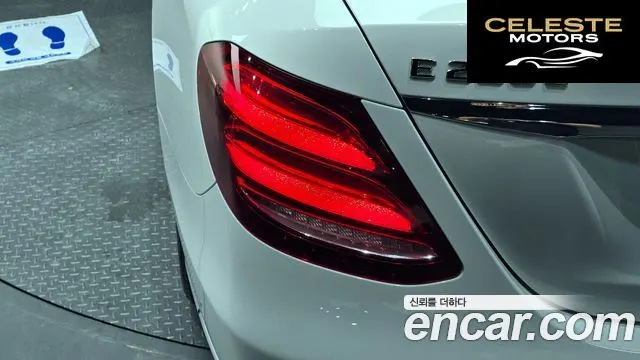 MERCEDES BENZ E-Classe W213 E220d Exclusive 2017 — photo 8 sur 30