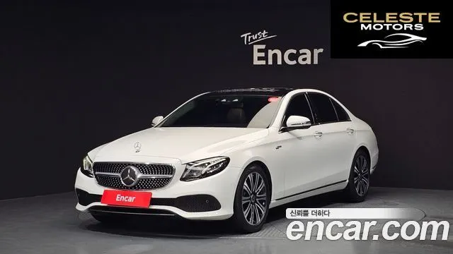 MERCEDES BENZ E-Classe W213 E220d Avantgarde 2017 — photo 23 sur 26