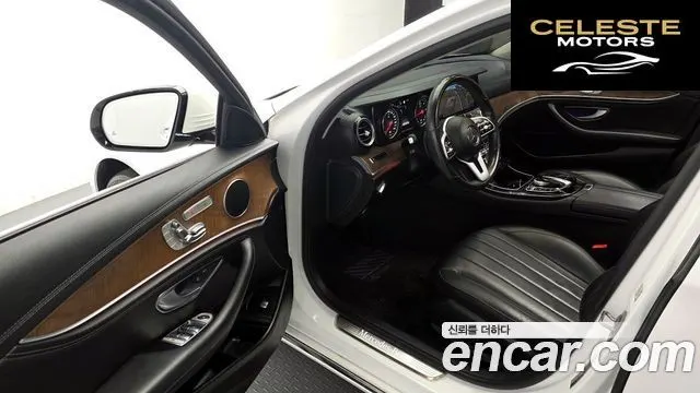 MERCEDES BENZ E-Classe W213 E220d 4MATIC Exclusive 2019 — photo 13 sur 30