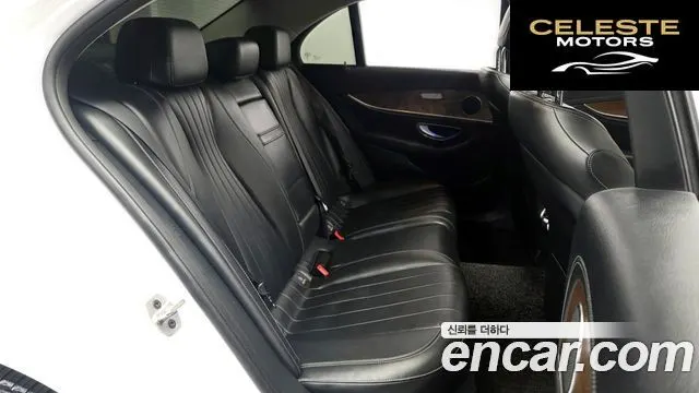 MERCEDES BENZ E-Classe W213 E220d 4MATIC Exclusive 2019 — photo 17 sur 30