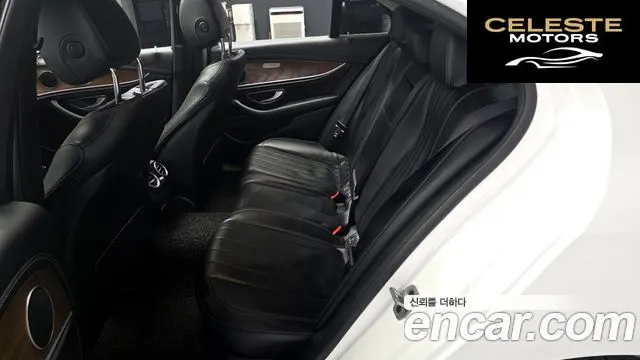 MERCEDES BENZ E-Classe W213 E220d 4MATIC Exclusive 2019 — photo 18 sur 30