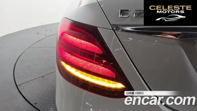 MERCEDES BENZ E-Classe W213 E220d 4MATIC Exclusive 2019 — photo 9 sur 30