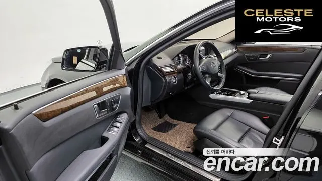 MERCEDES BENZ E-Classe W212 E200 CGI 2013 — photo 10 sur 20