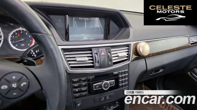 MERCEDES BENZ E-Classe W212 E200 CGI 2013 — photo 15 sur 20