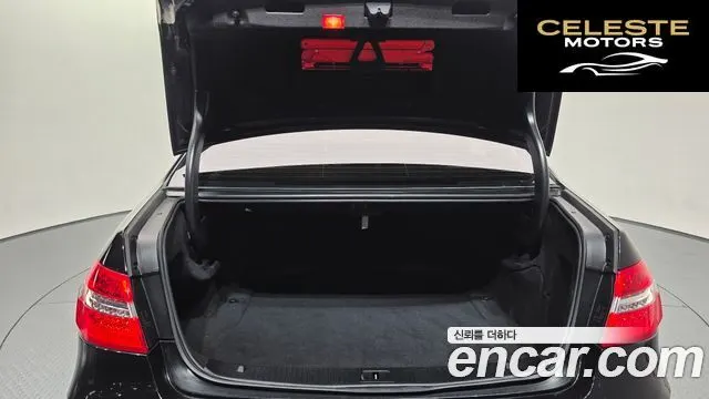 MERCEDES BENZ E-Classe W212 E200 CGI 2013 — photo 20 sur 20