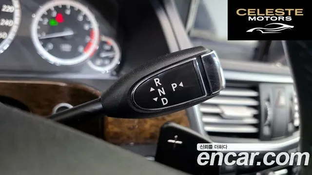 MERCEDES BENZ E-Classe W212 E200 CGI 2013 — photo 9 sur 20