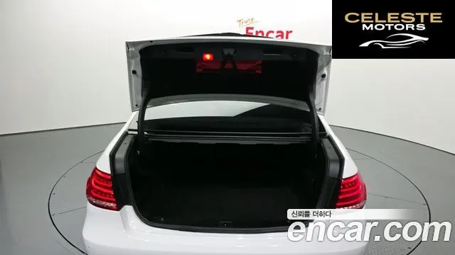 MERCEDES BENZ E-Classe W212 E220 CDI Avantgarde 2014 — photo 20 sur 26
