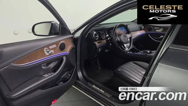 MERCEDES BENZ E-Classe W213 E220d 4MATIC Exclusive 2017 — photo 11 sur 20