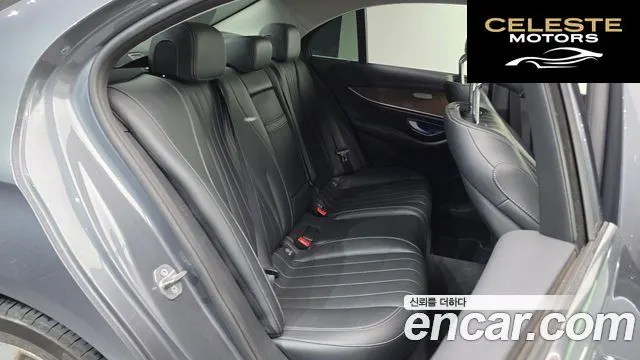 MERCEDES BENZ E-Classe W213 E220d 4MATIC Exclusive 2017 — photo 12 sur 20