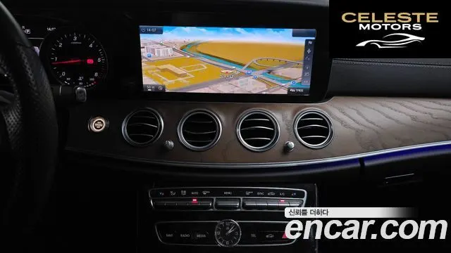 MERCEDES BENZ E-Classe W213 E220d 4MATIC Exclusive 2017 — photo 14 sur 20