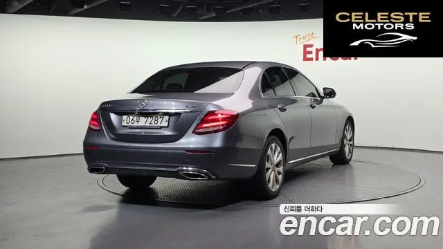MERCEDES BENZ E-Classe W213 E220d 4MATIC Exclusive 2017 — photo 2 sur 20
