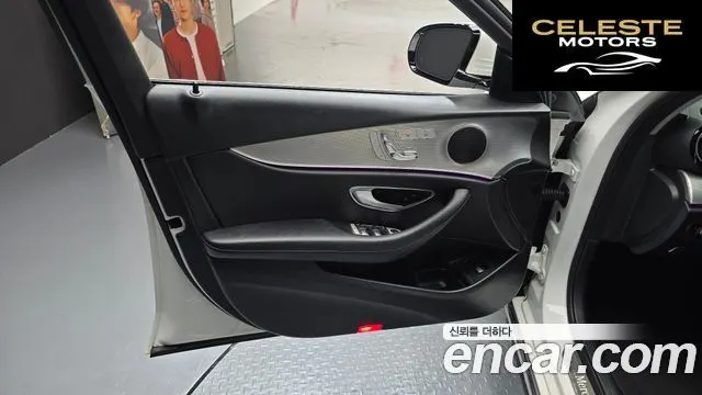 MERCEDES BENZ E-Classe W213 E200 Avantgarde 2018 — photo 14 sur 30