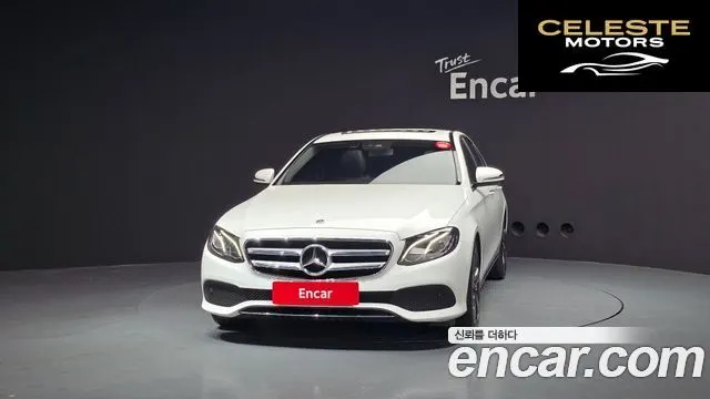 MERCEDES BENZ E-Classe W213 E200 Avantgarde 2018 — photo 3 sur 30