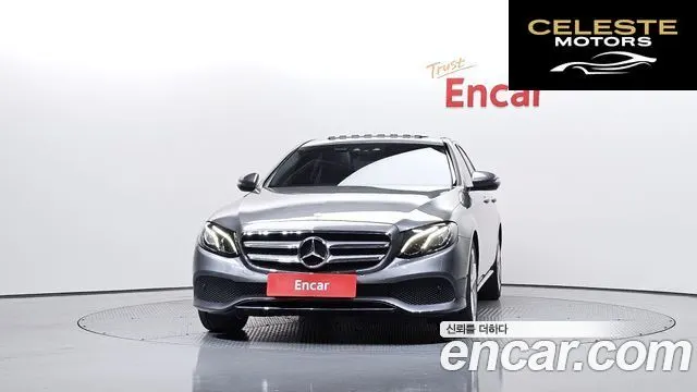 MERCEDES BENZ E-Classe W213 E200 Avantgarde 2017 — photo 3 sur 26