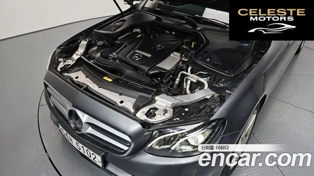 MERCEDES BENZ E-Classe W213 E200 Avantgarde 2017 — photo 6 sur 26