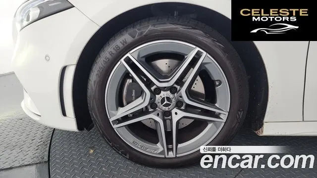 MERCEDES BENZ A-Classe W177 A220 Berline 2020 — photo 4 sur 20