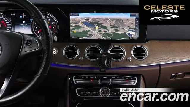 MERCEDES BENZ E-Classe W213 E300 Exclusive 2018 — photo 14 sur 20