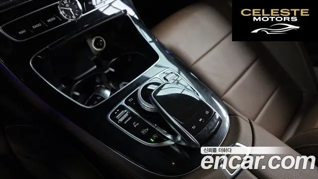 MERCEDES BENZ E-Classe W213 E300 Exclusive 2018 — photo 17 sur 20