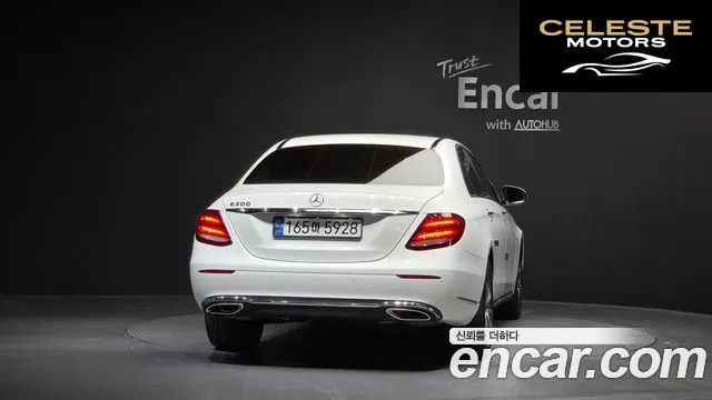 MERCEDES BENZ E-Classe W213 E300 Exclusive 2018 — photo 4 sur 20