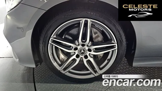MERCEDES BENZ E-Classe W213 E220d Coupé 2019 — photo 5 sur 20