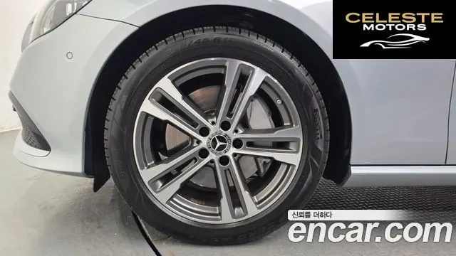 MERCEDES BENZ E-Classe W213 E350 4MATIC Avantgarde 2022 — photo 5 sur 20