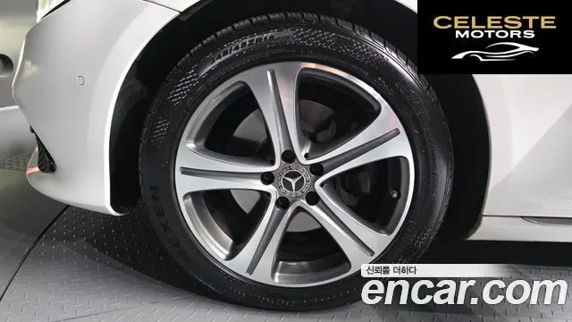MERCEDES BENZ E-Classe W213 E220d Avantgarde 2019 — photo 5 sur 20