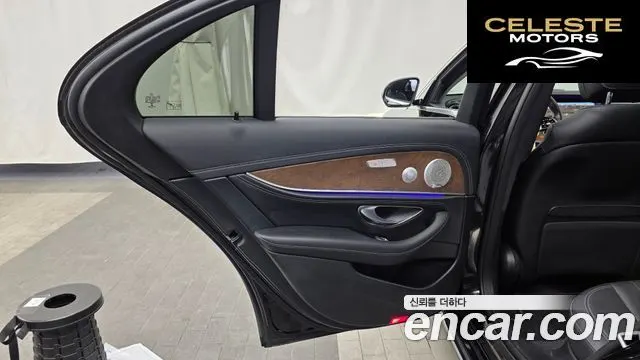 MERCEDES BENZ E-Classe W213 E300 4MATIC Exclusive 2020 — photo 15 sur 41