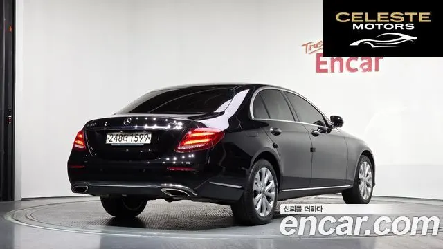 MERCEDES BENZ E-Classe W213 E300 4MATIC Exclusive 2020 — photo 2 sur 41