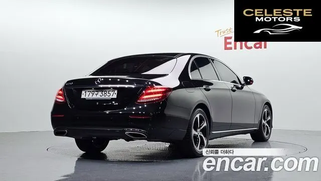 MERCEDES BENZ E-Classe W213 E250 Avantgarde 2020 — photo 2 sur 30