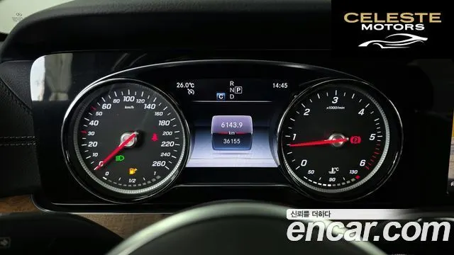 MERCEDES BENZ E-Classe W213 E220d Exclusive 2019 — photo 11 sur 31