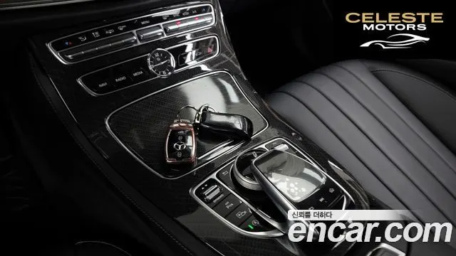 MERCEDES BENZ E-Classe W213 E220d Exclusive 2019 — photo 22 sur 31