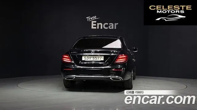 MERCEDES BENZ E-Classe W213 E220d Exclusive 2019 — photo 4 sur 31