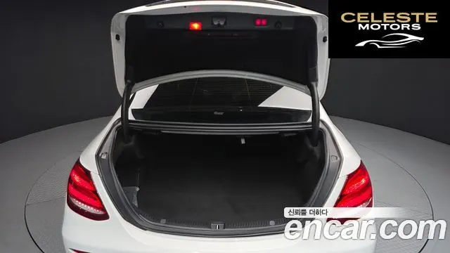 MERCEDES BENZ E-Classe W213 E220d 4MATIC Exclusive 2019 — photo 20 sur 20