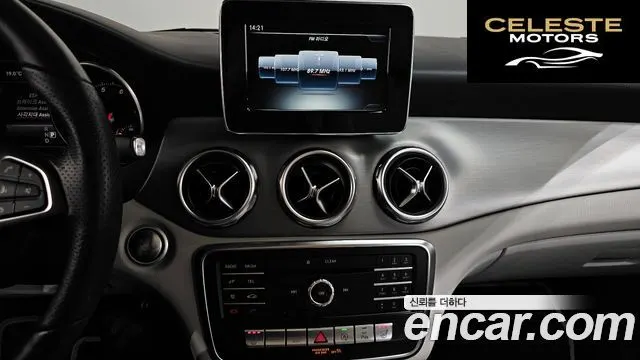 MERCEDES BENZ GLA-Classe X156 GLA220 Premium 2019 — photo 19 sur 39