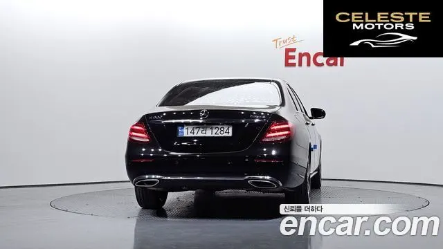 MERCEDES BENZ E-Classe W213 E300 4MATIC Avantgarde 2018 — photo 4 sur 20