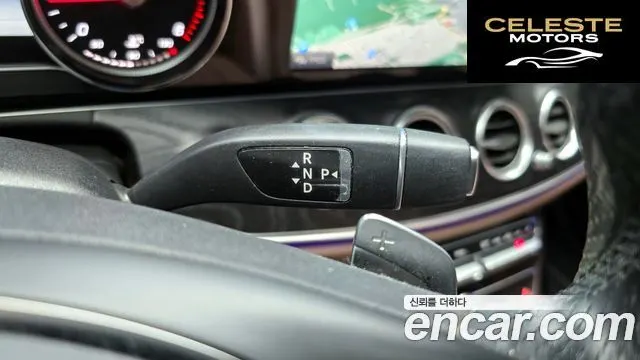 MERCEDES BENZ E-Classe W213 E220d 4MATIC Avantgarde 2018 — photo 12 sur 30