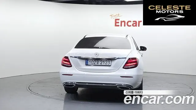 MERCEDES BENZ E-Classe W213 E220d Avantgarde 2018 — photo 4 sur 20