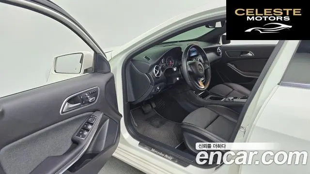 MERCEDES BENZ A-Classe W176 A200 2018 — photo 10 sur 20