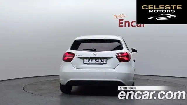 MERCEDES BENZ A-Classe W176 A200 2018 — photo 4 sur 20