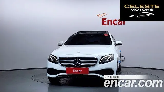 MERCEDES BENZ E-Classe W213 E300 4MATIC Avantgarde 2017 — photo 3 sur 20
