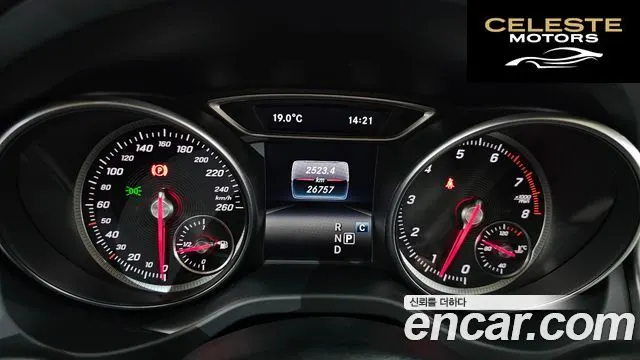 MERCEDES BENZ GLA-Classe X156 GLA220 Premium 2019 — photo 8 sur 39