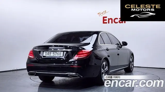 MERCEDES BENZ E-Classe W213 E300 Avantgarde 2019 — photo 2 sur 36