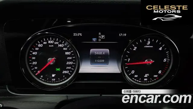 MERCEDES BENZ E-Classe W213 E220d 4MATIC Avantgarde 2018 — photo 10 sur 32