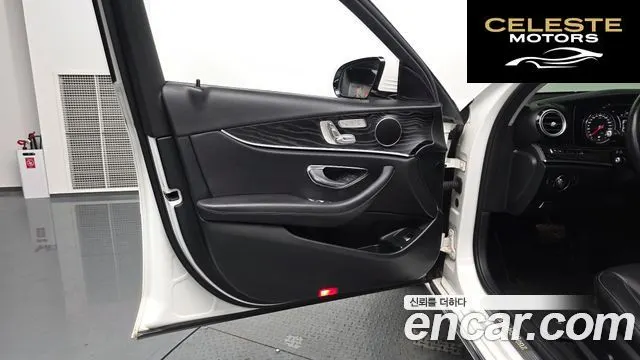 MERCEDES BENZ E-Classe W213 E220d 4MATIC Avantgarde 2018 — photo 13 sur 32