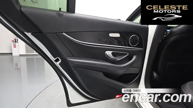 MERCEDES BENZ E-Classe W213 E220d 4MATIC Avantgarde 2018 — photo 14 sur 32