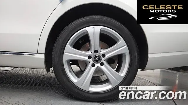 MERCEDES BENZ E-Classe W213 E220d 4MATIC Avantgarde 2018 — photo 6 sur 32