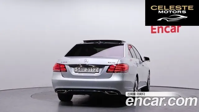 MERCEDES BENZ E-Classe W212 E300 4MATIC Avantgarde 2014 — photo 4 sur 20