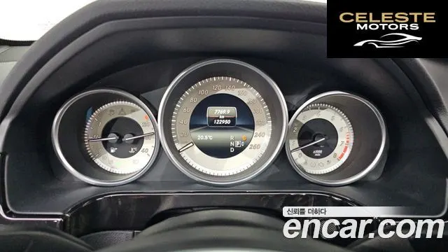 MERCEDES BENZ E-Classe W212 E300 4MATIC Avantgarde 2014 — photo 8 sur 20