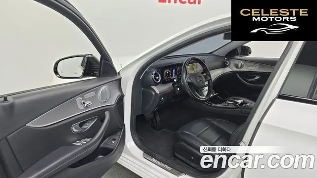 MERCEDES BENZ E-Classe W213 E300 Avantgarde 2017 — photo 10 sur 20